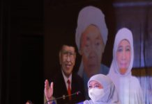 Hadiri Wisuda SD Khadijah, Gubernur Khofifah: Ini Format Pesantren Kota yang Bangun Generasi Berprestasi Akademik Berakhlakul Karimah