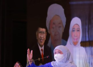 Hadiri Wisuda SD Khadijah, Gubernur Khofifah: Ini Format Pesantren Kota yang Bangun Generasi Berprestasi Akademik Berakhlakul Karimah