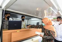 Pemprov Jatim Raih Penghargaan Outstanding Achievement dari Kemenpan RB, Gubernur Khofifah: Bukti Keunggulan ASN Jatim Layani Masyarakat