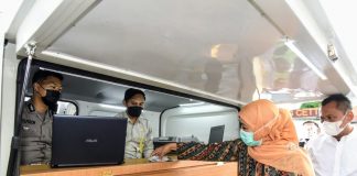 Pemprov Jatim Raih Penghargaan Outstanding Achievement dari Kemenpan RB, Gubernur Khofifah: Bukti Keunggulan ASN Jatim Layani Masyarakat