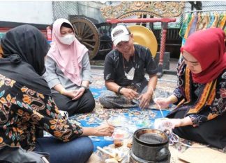 Hadiri Pelatihan Membatik Masker Painting, Begini Pesan Ketua Dekranasda Sidoarjo