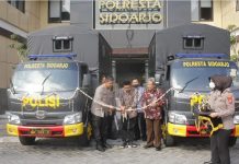 Jaga Kamtibmas Tetap Kondusif, Pemkab Sidoarjo Bantu Polresta Sidoarjo 2 Truk Operasional