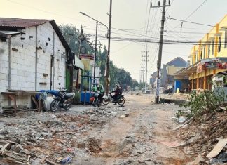 Pembongkaran Tuntas Juli, Bupati Gus Muhdlor Siap Kebut Pembangunan Frontage Road Segmen II Gedangan-Lingkar Timur