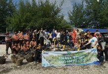 Acer Bersama Seasoldier Edukasi Pelajar dan Bersihkan Sampah di Pantai Surabaya Acer Bersama Seasoldier Edukasi Pelajar dan Bersihkan Sampah di Pantai Surabaya