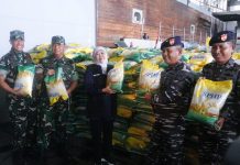 FORKOPIMDA Jatim Kembali Kirim Logistik Melalui KRI dr Soeharso ke Masalembu, Bawa Bantuan Pangan dan Ratusan Tabung Elpiji FORKOPIMDA Jatim Kembali Kirim Logistik Melalui KRI dr Soeharso ke Masalembu, Bawa Bantuan Pangan dan Ratusan Tabung Elpiji