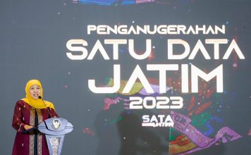 Saat SATA Jatim Award 2023, Gubernur Khofifah Sebut Integrasi Data Jadi Kunci Efisiensi dan Transparansi Pembangunan Daerah Saat SATA Jatim Award 2023, Gubernur Khofifah Sebut Integrasi Data Jadi Kunci Efisiensi dan Transparansi Pembangunan Daerah