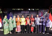 Di Jambore Batik Jatim, Wagub Emil Ajak Masyarakat Perkuat Citra Batik Di Mata Dunia Di Jambore Batik Jatim, Wagub Emil Ajak Masyarakat Perkuat Citra Batik Di Mata Dunia