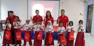 Menapaki Usia Baru, in-Lite LED Berbagi Kebahagiaan dengan Masyarakat di Pulau Untungjawa Menapaki Usia Baru, in-Lite LED Berbagi Kebahagiaan dengan Masyarakat di Pulau Untungjawa