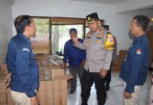 Pastikan Logistik Pemilu 2024 Aman, Kapolresta Sidoarjo Cek Gudang KPU Pastikan Logistik Pemilu 2024 Aman, Kapolresta Sidoarjo Cek Gudang KPU