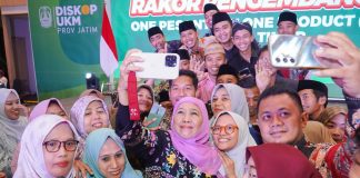 Rakor Pengembangan OPOP, Khofifah Bagikan Tiga Semangat Majukan Ekonomi Pesantren Rakor Pengembangan OPOP, Khofifah Bagikan Tiga Semangat Majukan Ekonomi Pesantren