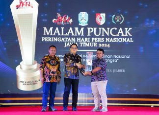 Berhasil Wujudkan Pemilu di Jatim Aman dan Kondusif, Pj. Gubernur Adhy Terima Prapanca Award 2024 Berhasil Wujudkan Pemilu di Jatim Aman dan Kondusif, Pj. Gubernur Adhy Terima Prapanca Award 2024