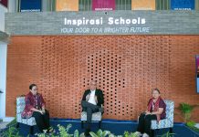 Menghadirkan Sekolah Yang Berkualitas, Inspirasi Schools Sidoarjo Membawa Program Terbaik Dari Singapore Ke Indonesia Jaspal Sidhu selaku Pendiri SIS Group of Schools dan Inspirasi Schools didampingi Kepala Sekolah Inspirasi Schools Sidoarjo -didampingi (kanan) Bibie Nariswari dan Koordinator Akademik Inspirasi Schools - Indri Savitri (kiri)(dokpri)
