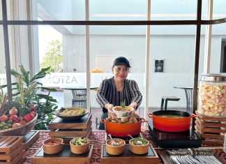 ASTON Sidoarjo Angkat Tradisi Kuliner Lokal, Dengan Persembahkan Kelezatan Lontong Kikil ASTON Sidoarjo Angkat Tradisi Kuliner Lokal, Dengan Persembahkan Kelezatan Lontong Kikil (foto : ist)