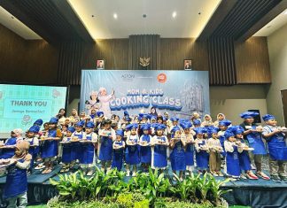 Peringati Hari Anak Nasional, Aston Sidoarjo Ajak Ibu dan Anak Uji Kekompakan Membuat Kue Peringati Hari Anak Nasional, Aston Sidoarjo Ajak Ibu dan Anak Uji Kekompakan Membuat Kue (foto : ist)