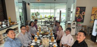 favehotel Sidoarjo Ajak Seluruh Departemen Diskusi Solutif Lewat Kegiatan GM Table favehotel Sidoarjo Ajak Seluruh Departemen Diskusi Solutif Lewat Kegiatan GM Table (foto : ist)