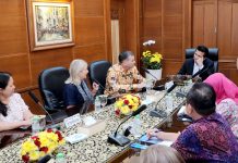 Wagub Emil Apresiasi HAEJ Sebagai Teladan Kolaborasi dan Dedikasi Lintas Negara Wagub Emil Apresiasi HAEJ Sebagai Teladan Kolaborasi dan Dedikasi Lintas Negara (foto : ist)