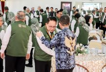 Di Hadapan Kepala LAN RI dan Asdep Kemenpan-RB, Sekdaprov Adhy Tegaskan Komitmen Pemprov Jatim Wujudkan Reformasi Birokrasi Lewat Inovasi Di Hadapan Kepala LAN RI dan Asdep Kemenpan-RB, Sekdaprov Adhy Tegaskan Komitmen Pemprov Jatim Wujudkan Reformasi Birokrasi Lewat Inovasi (foto : ist)