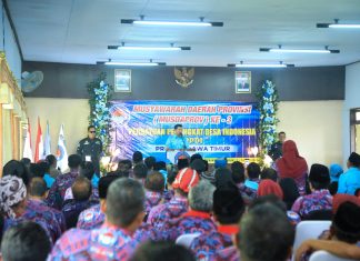 Wagub Emil Ajak PPDI Jatim Sukseskan Koperasi Merah Putih sebagai Motor Penggerak Ekonomi Desa Wagub Emil Ajak PPDI Jatim Sukseskan Koperasi Merah Putih sebagai Motor Penggerak Ekonomi Desa (foto : ist)