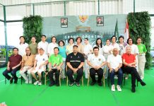 Wagub Emil Dampingi Menpora Dito Ariotedjo Resmikan Graha Padel Club Surabaya Wagub Emil Dampingi Menpora Dito Ariotedjo Resmikan Graha Padel Club Surabaya (foto : ist)