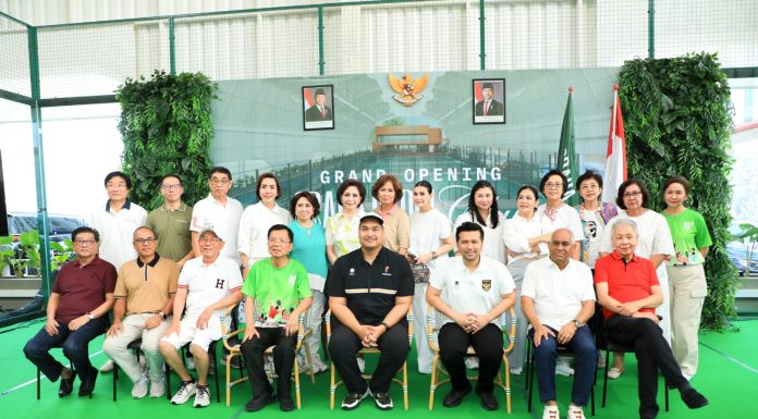 Wagub Emil Dampingi Menpora Dito Ariotedjo Resmikan Graha Padel Club Surabaya Wagub Emil Dampingi Menpora Dito Ariotedjo Resmikan Graha Padel Club Surabaya (foto : ist)