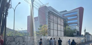 Gang di Pucang Sidoarjo Kini Lebih Bersih, 25 Staf Hotel Lakukan Aksi Cat Tembok Gang di Pucang Sidoarjo Kini Lebih Bersih, 25 Staf Hotel Lakukan Aksi Cat Tembok (foto : ist)