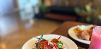 Sajian Spesial Talam Merah Putih Perpaduan Rasa Bandeng, Udang dan Ebi Khas Sidoarjo Sajian Spesial Talam Merah Putih Perpaduan Rasa Bandeng, Udang dan Ebi Khas Sidoarjo (foto : ist)