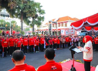 Gubernur Khofifah Berangkatkan 361 Tim Ekspedisi 80 Arjuno, Ajak Rawat Nasionalisme Lewat Kibaran Bendera Merah Putih dan Konservasi Alam