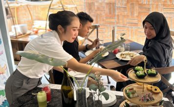 Rayakan World Food Day 2025, Hotel Neo+ Waru Sidoarjo Bagikan Snack Tradisional Sehat Kepada Tamu
