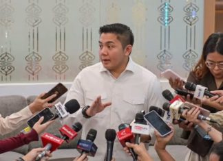 Seskab Teddy Bantah Kabar Prabowo Pakai 2 Pesawat Kepresidenan ke Luar Negeri