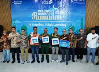 Terminal Teluk Lamong Salurkan Paket Sembako Gratis, Santunan Anak Yatim dan Berbagi Takjil Dalam Program Pelindo Berbagi Ramadhan 1447 H
