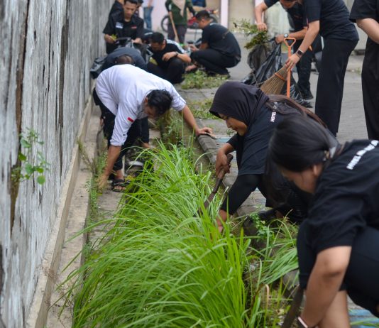 Peringati Hari Bumi, Hotel Neo+ Waru Sidoarjo Lakukan Aksi Bersih-Bersih Sampah