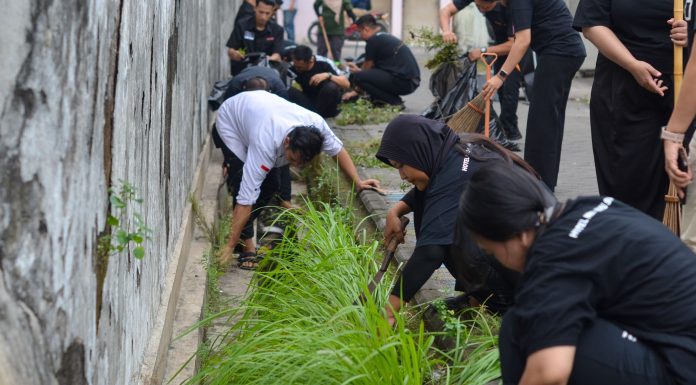 Peringati Hari Bumi, Hotel Neo+ Waru Sidoarjo Lakukan Aksi Bersih-Bersih Sampah