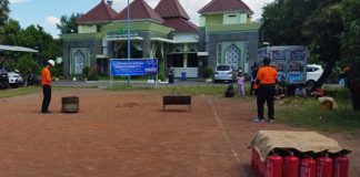 CSR Bogasari Latih Warga Perumahan di Sidoarjo Atasi Bencana Kebakaran