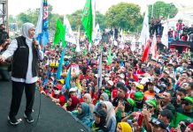 Gubernur Khofifah, Wagub Emil dan Forkopimda Jatim Bersama Ribuan Buruh Peringati May Day 2026 di Halaman Kantor Gubernur Jawa Timur