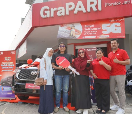 Awalnya Hanya Berharap Dapat Handphone, Warga Pasuruan Bawa Pulang Hadiah Mobil dari Telkomsel