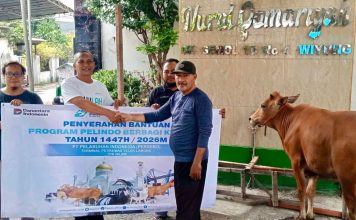 PT Terminal Teluk Lamong Laksanakan Program Pelindo Berbagi Hewan Kurban, 12 Sapi dan 21 Kambing Buat Masyarakat Sekitarnya