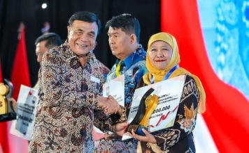 Raih Penghargaan Kemendagri Kategori Pemda Terbaik dalam Penurunan Pengangguran, Gubernur Khofifah: Alhamdulillah, Hasil Sinergi Semua Elemen