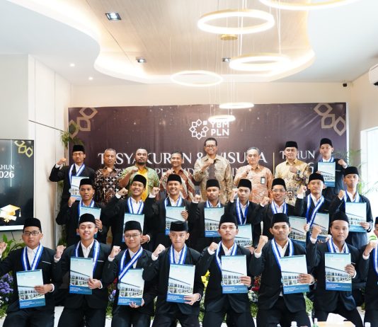 PLN Gelar Wisuda Mahasantri PeTIK Jombang, Wujudkan Generasi Unggul dari Amanah Zakat