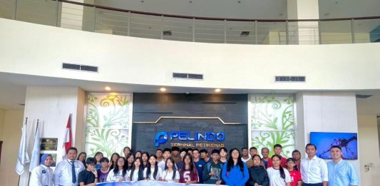 Queensway Secondary School Singapura Pelajari Operasi Green & Smart Port di PT Terminal Teluk Lamong