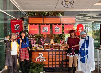 Cosplayer Jadi Jembatan Pengalaman Makanan Khas Jepang di fave hotel Sidoarjo