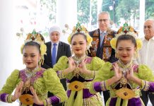 Gubernur Khofifah Terima Kunjungan Dubes Maroko di Grahadi: Dorong Kemitraan Strategis Jawa Timur–Maroko di Bidang Perdagangan, Pendidikan, hingga Investasi
