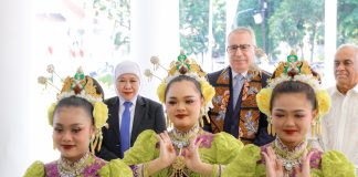 Gubernur Khofifah Terima Kunjungan Dubes Maroko di Grahadi: Dorong Kemitraan Strategis Jawa Timur–Maroko di Bidang Perdagangan, Pendidikan, hingga Investasi