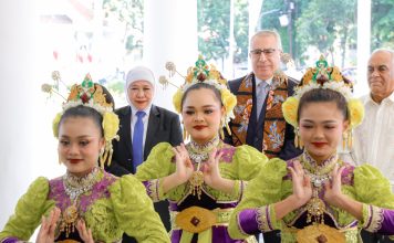 Gubernur Khofifah Terima Kunjungan Dubes Maroko di Grahadi: Dorong Kemitraan Strategis Jawa Timur–Maroko di Bidang Perdagangan, Pendidikan, hingga Investasi