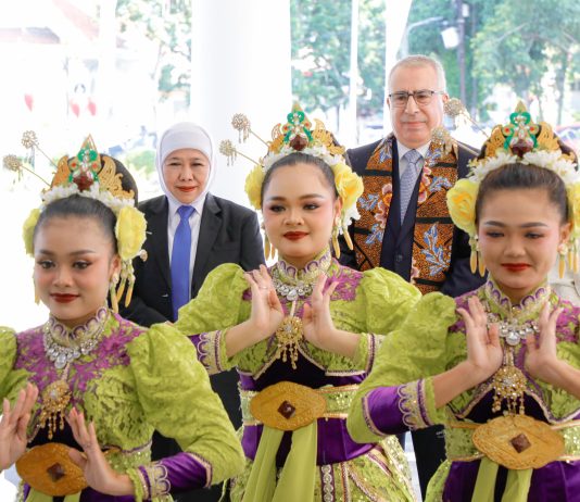 Gubernur Khofifah Terima Kunjungan Dubes Maroko di Grahadi: Dorong Kemitraan Strategis Jawa Timur–Maroko di Bidang Perdagangan, Pendidikan, hingga Investasi