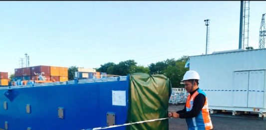 PT Terminal Teluk Lamong Perkuat Kapasitas TPK Nilam Melalui Penambahan E-RTG Ramah Lingkungan