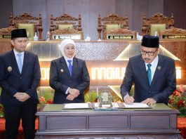 Raperda P-APBD 2026 Jatim Resmi Disetujui: Gubernur Khofifah Pastikan Anggaran Fokus Turunkan Kemiskinan, Perluas Lapangan Kerja dan Tingkatkan Produktivitas Masyarakat