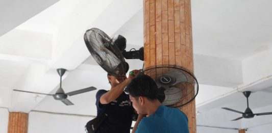 Aston Sidoarjo bersama Kodim 0816 dan MBM Service Gelar CSR Bersih-Bersih Masjid Baitul Mujtahidin Sidoarjo