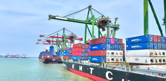 Arus Petikemas Kian Ramai, Terminal Teluk Lamong Tembus 2,29 Juta TEUs Hingga September 2026