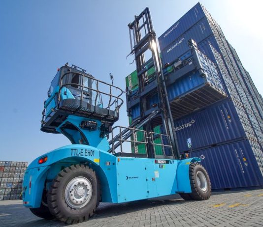 TTL Datangkan Alat Bongkar Muat Tenaga Listrik Dorong Operasional Terminal Yang Lebih Efisien dan Ramah Lingkungan